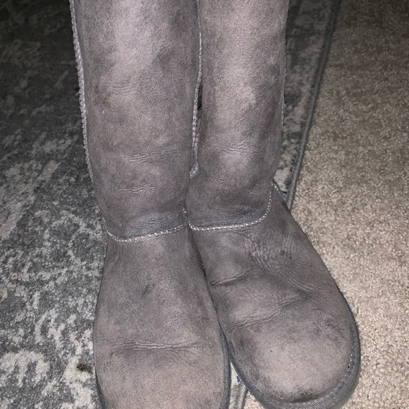 UGG Grey Winter Boots - Picture 4 of 5